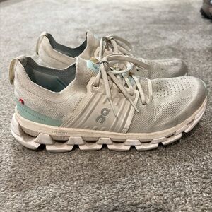 On Running women’s shoes